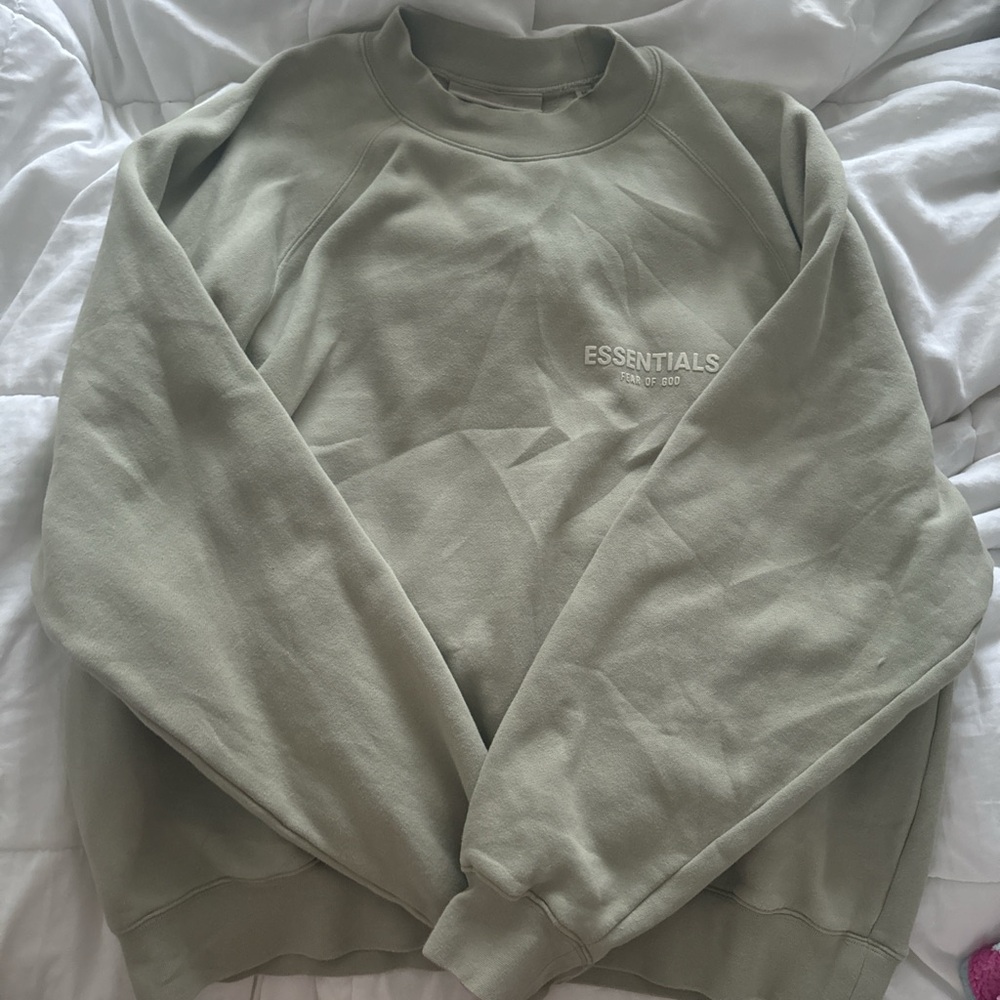 ESSENTIALS Crewneck Sweater in Sage